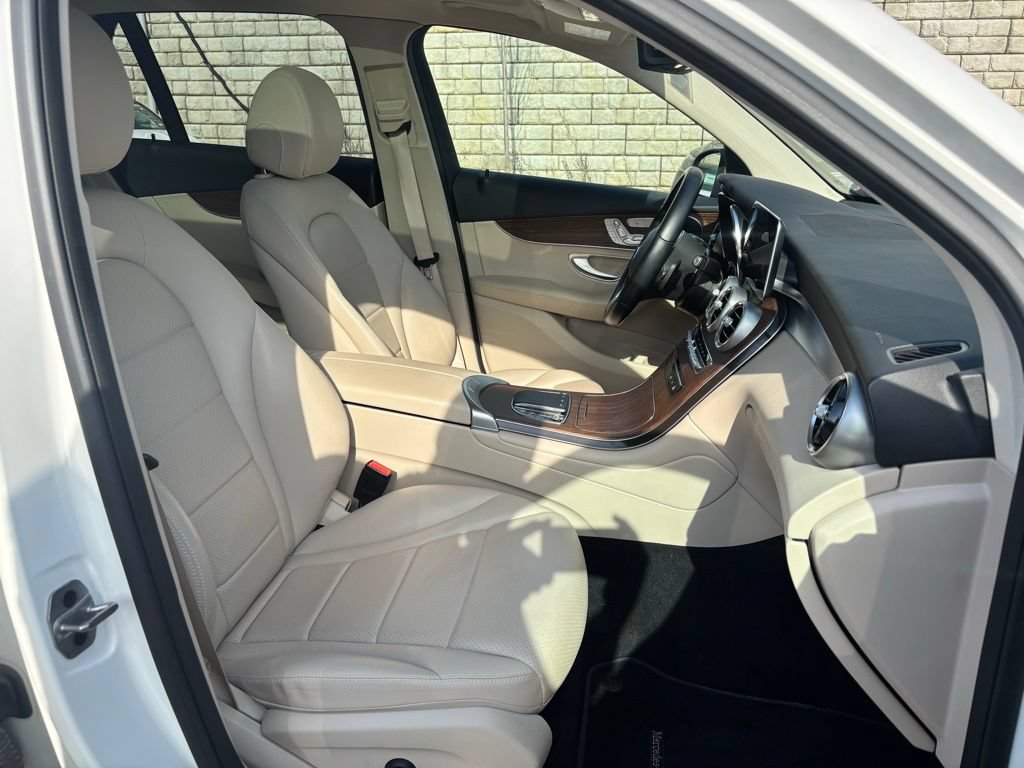 Certified 2022 Mercedes-Benz GLC 300 4MATIC image 9