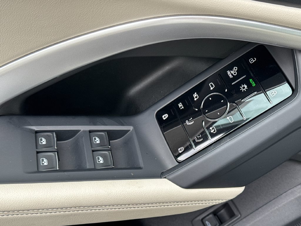 Certified 2025 Audi Q5 Premium Plus AWD/4WD image 15
