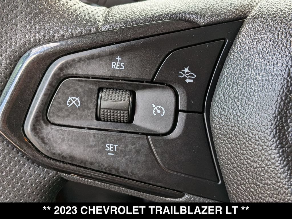 Used 2023 Chevrolet TrailBlazer LT w/ Convenience Package AWD/4WD image 5