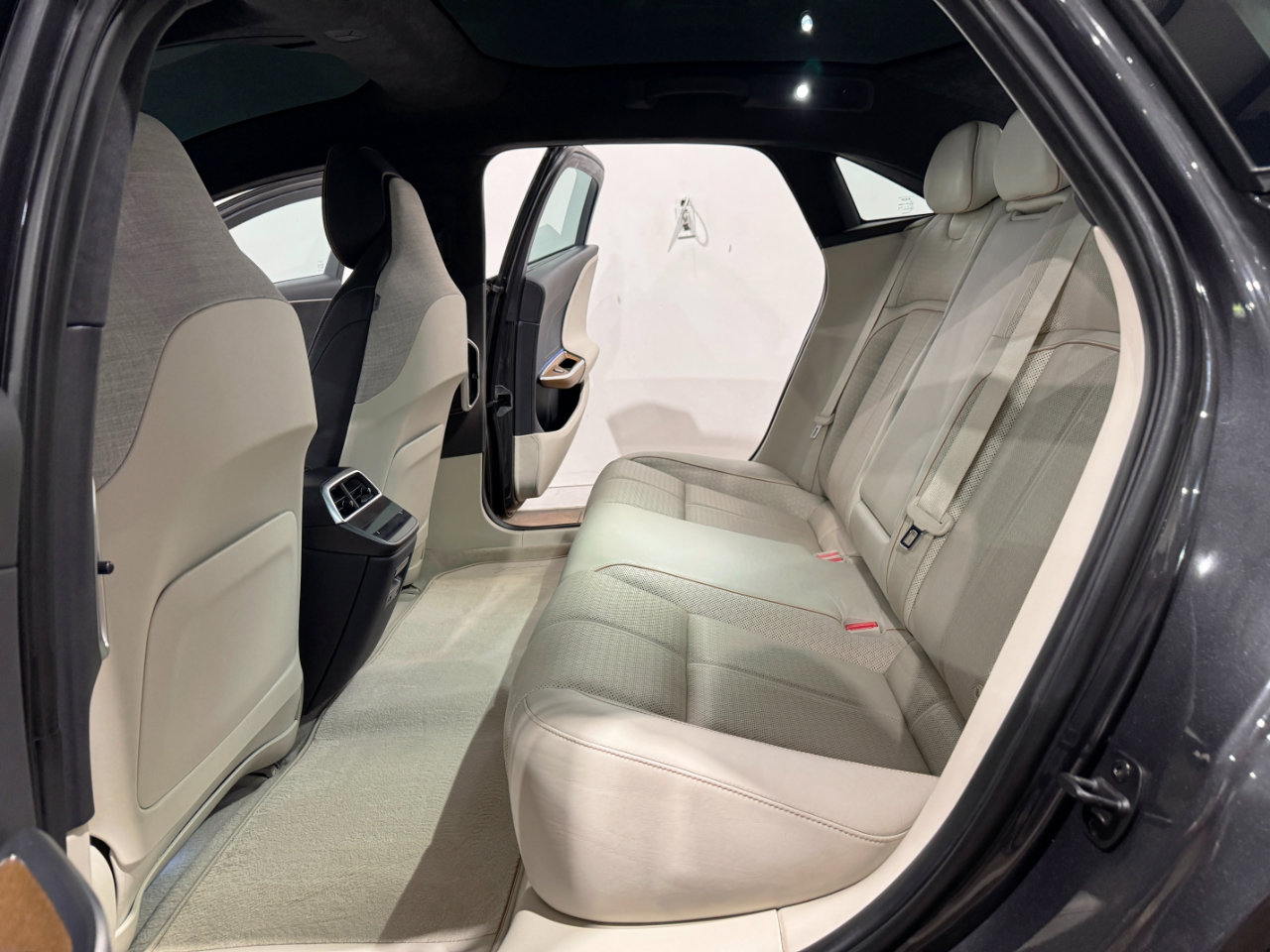 Used 2022 Lucid Air Grand Touring image 14