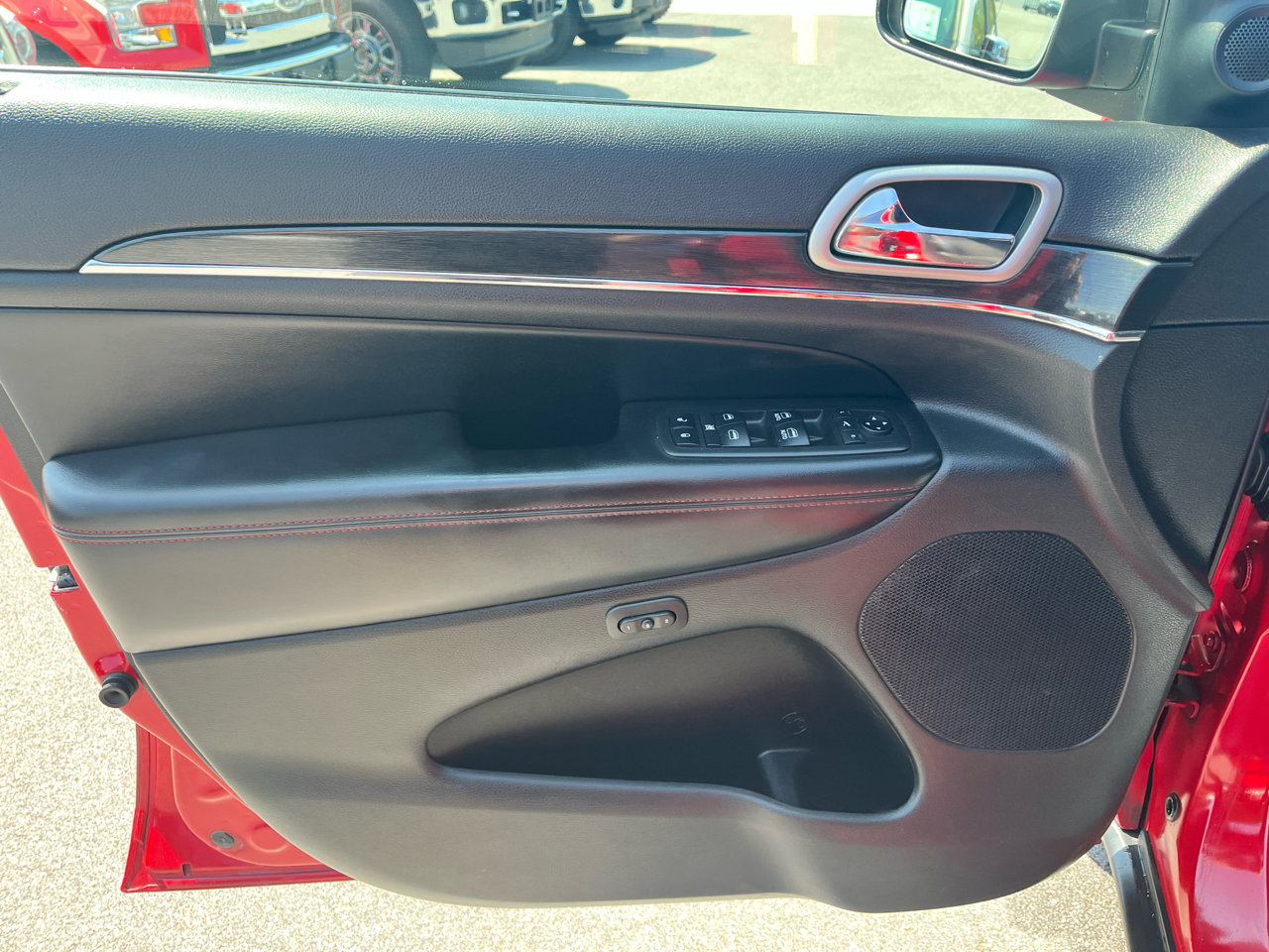 Used 2018 Jeep Grand Cherokee Trailhawk image 12