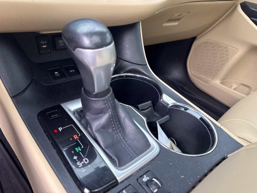 Used 2019 Toyota Highlander XLE AWD/4WD image 36