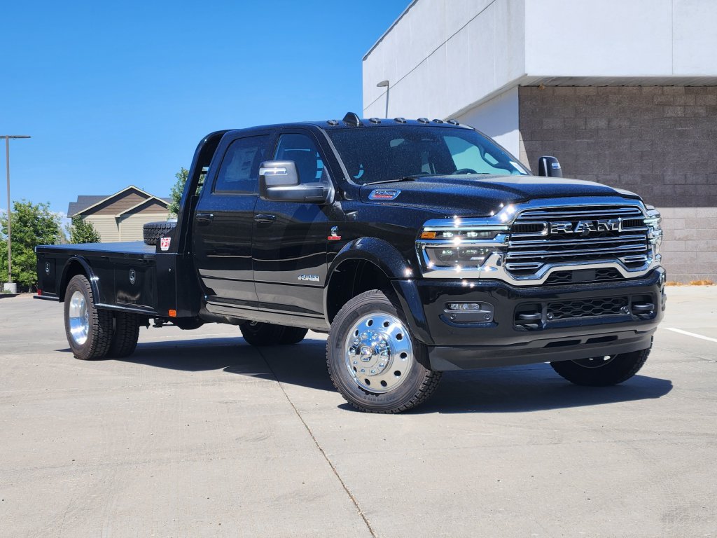New 2026 RAM 5500 4x4 Crew Cab w/ Laramie Trim Package image 1