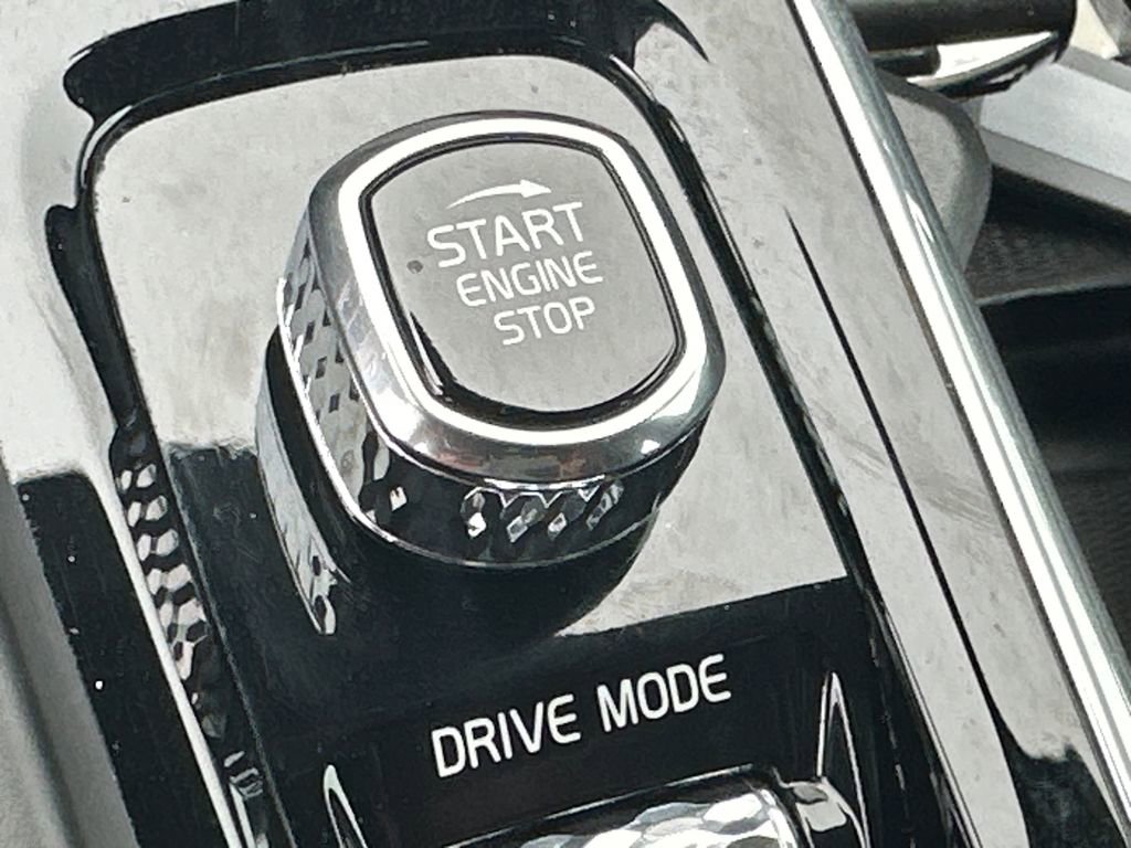 Used 2019 Volvo S60 T6 Momentum w/ Premium Package image 31