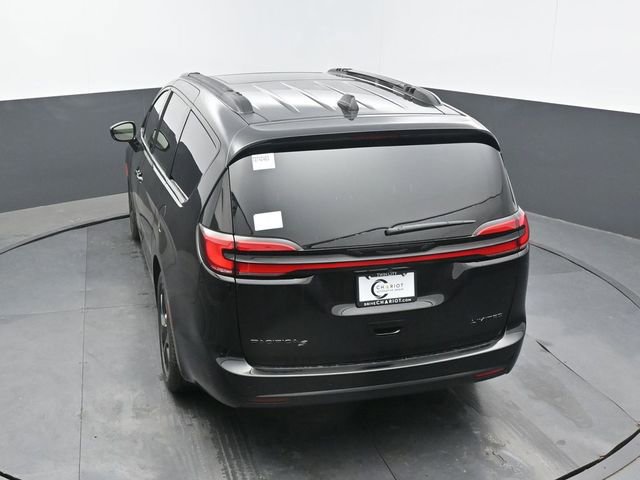 New 2027 Chrysler Pacifica Limited FWD image 47