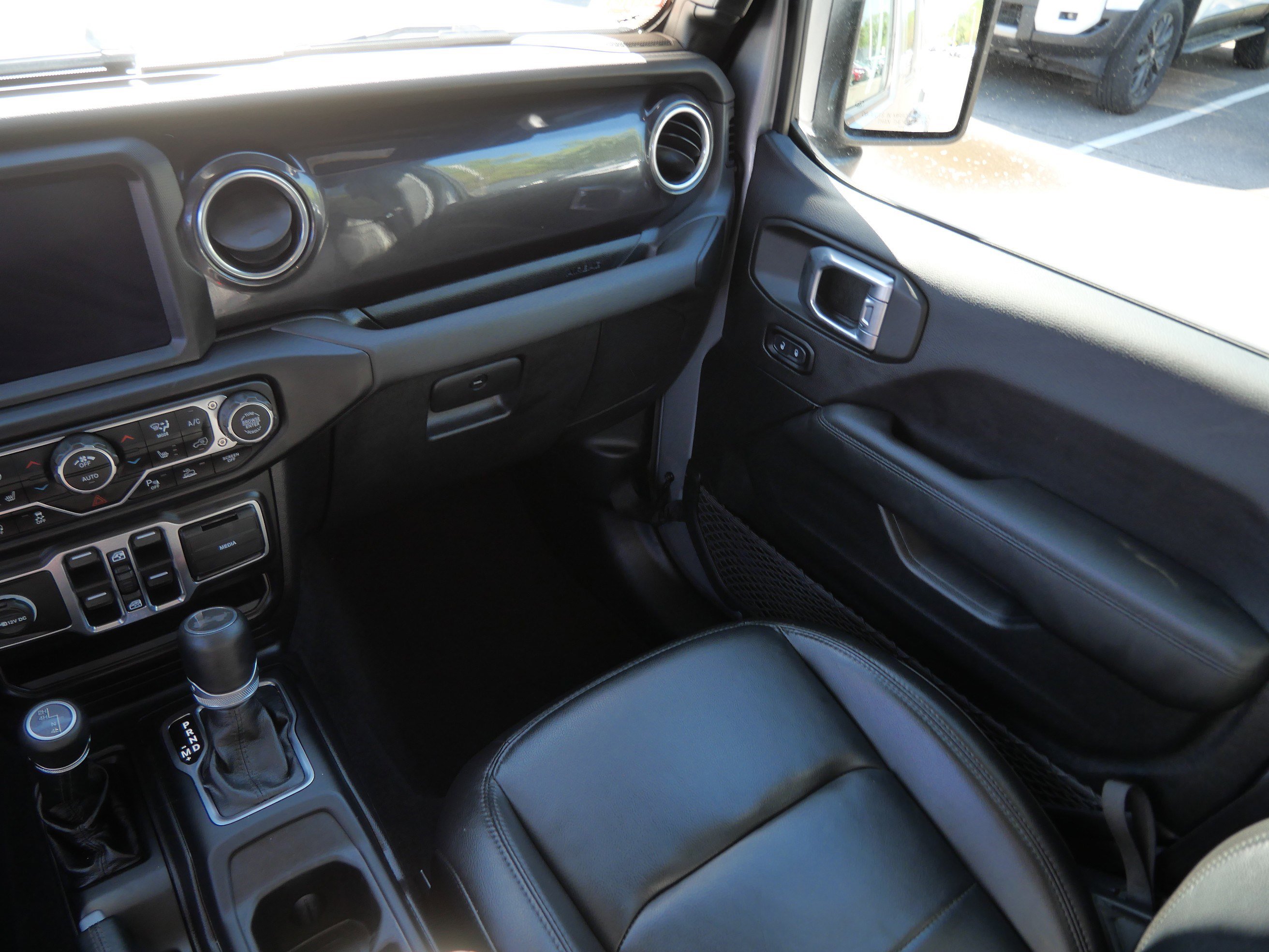 Used 2021 Jeep Wrangler Unlimited Sahara AWD/4WD image 11