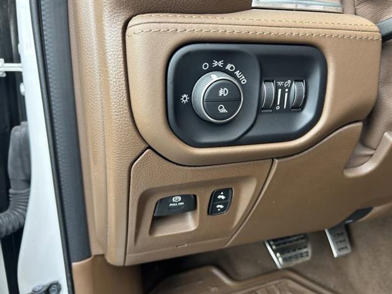 Used 2023 RAM 1500 Limited image 17