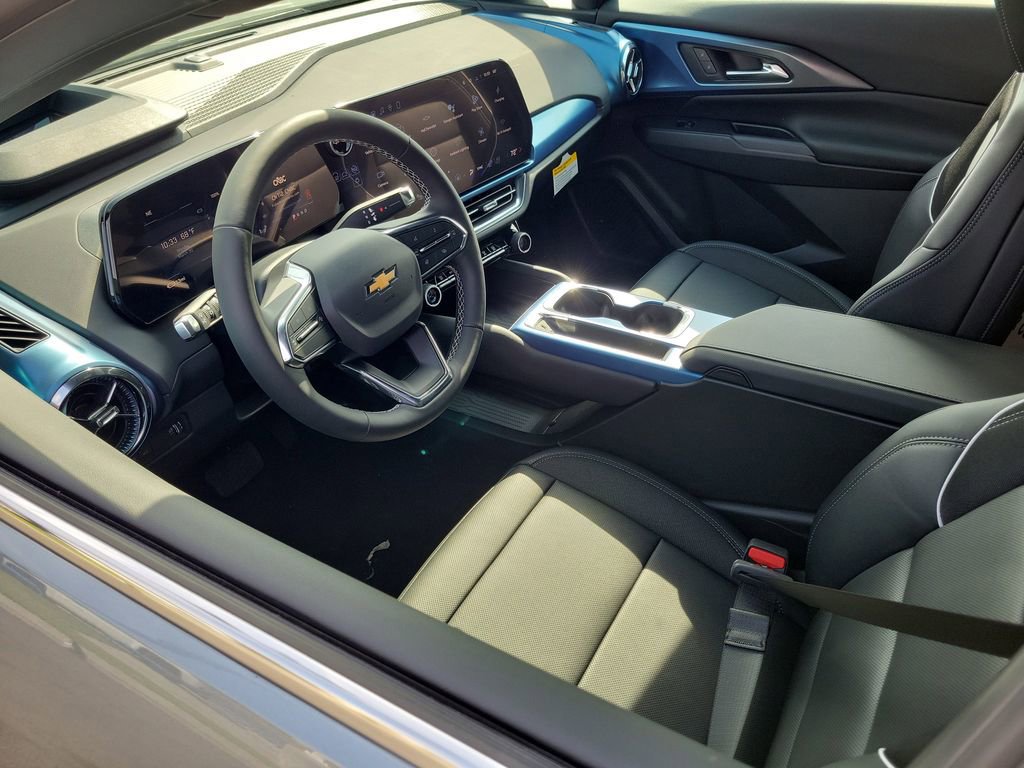 New 2026 Chevrolet Equinox EV LT w/ Convenience Package II FWD image 3