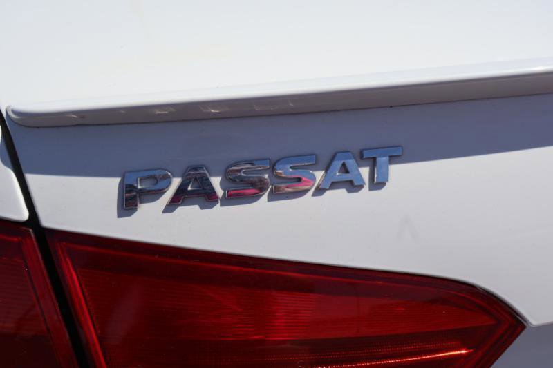 Used 2015 Volkswagen Passat 1.8T Sport FWD image 10