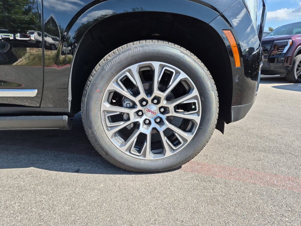 New 2026 GMC Yukon Denali w/ Denali Reserve Package AWD/4WD image 13