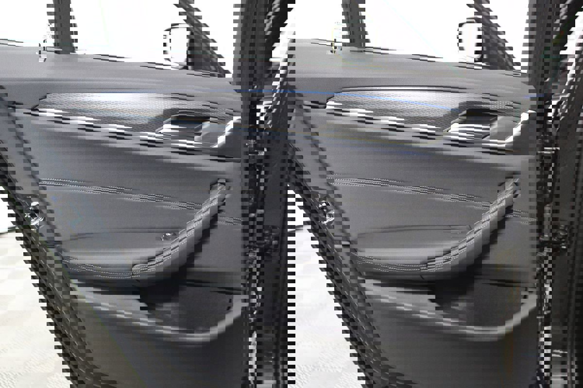 Used 2023 BMW 530e 530e w/ M Sport Package image 30