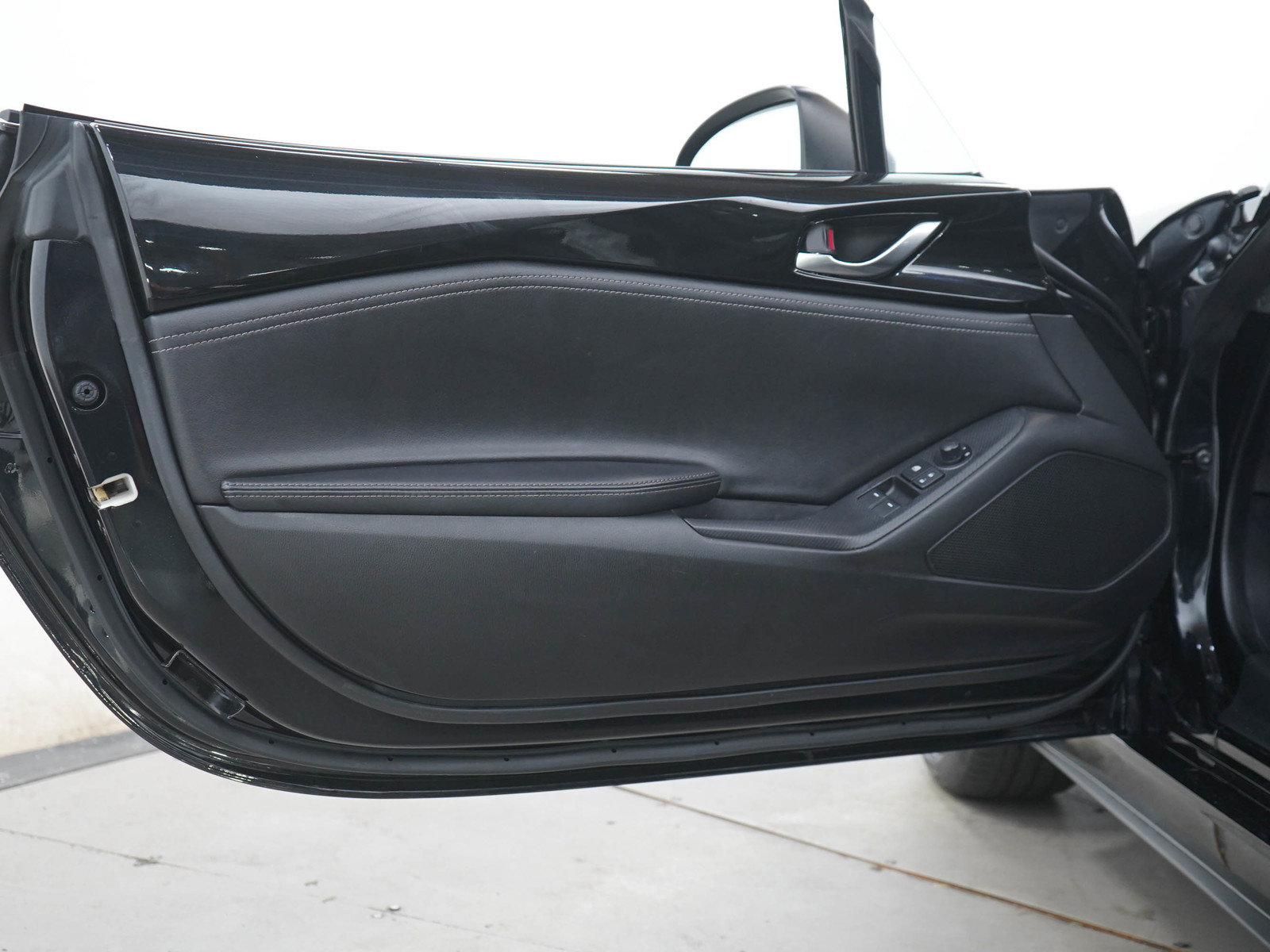 Used 2023 MAZDA MX-5 Miata Grand Touring RWD image 14