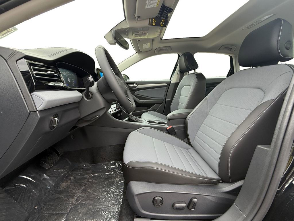 New 2026 Volkswagen Jetta SE image 9