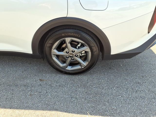 Used 2025 Kia K4 FWD image 5
