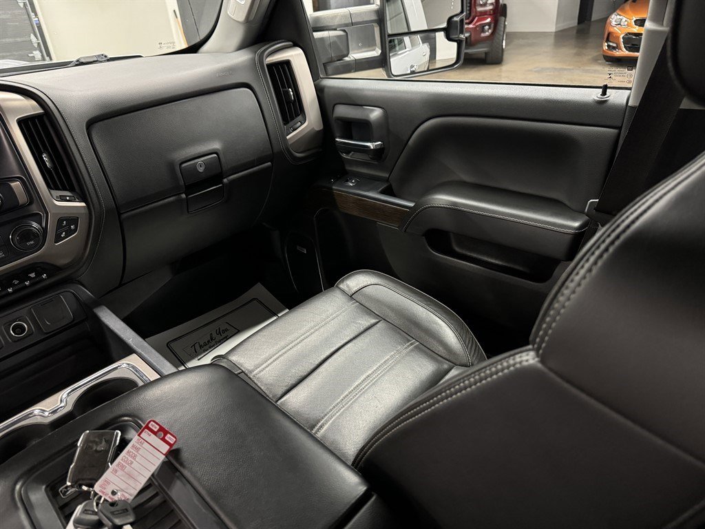 Used 2017 GMC Sierra 3500 Denali w/ Duramax Plus Package AWD/4WD image 30