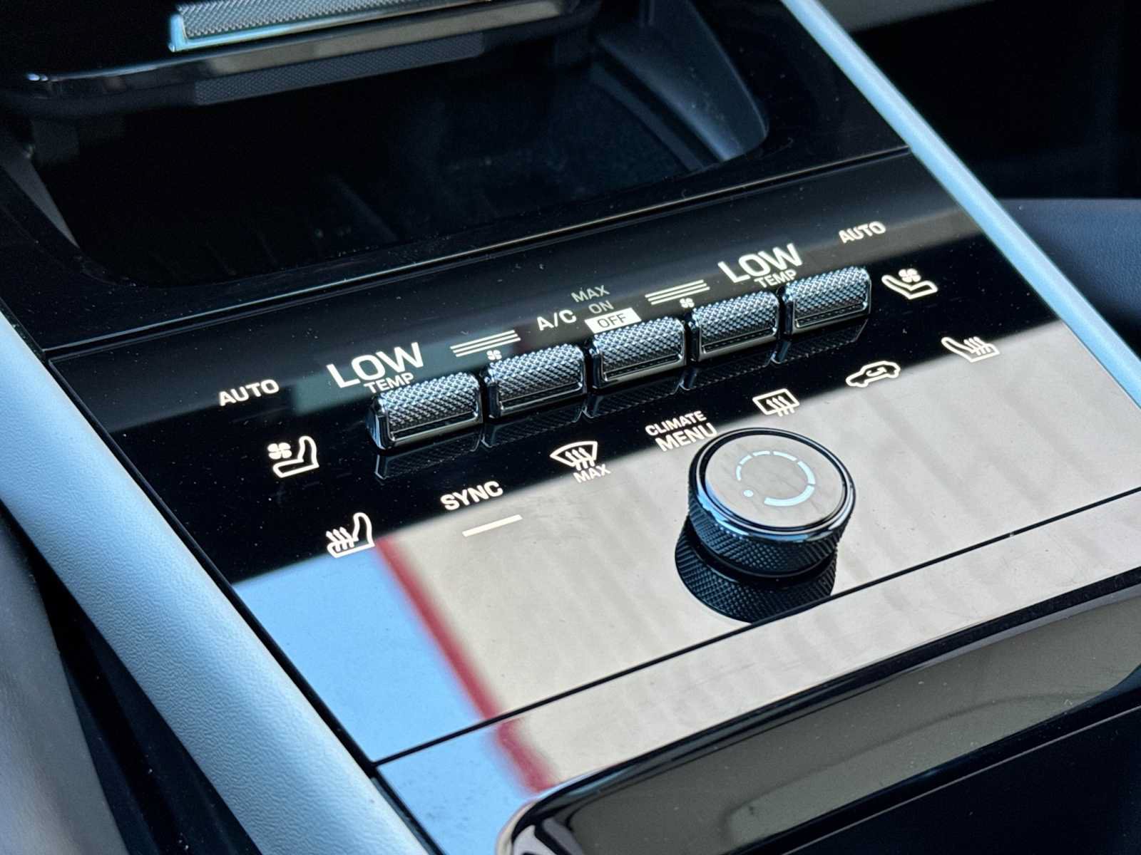 Certified 2025 Porsche Cayenne S AWD/4WD image 22