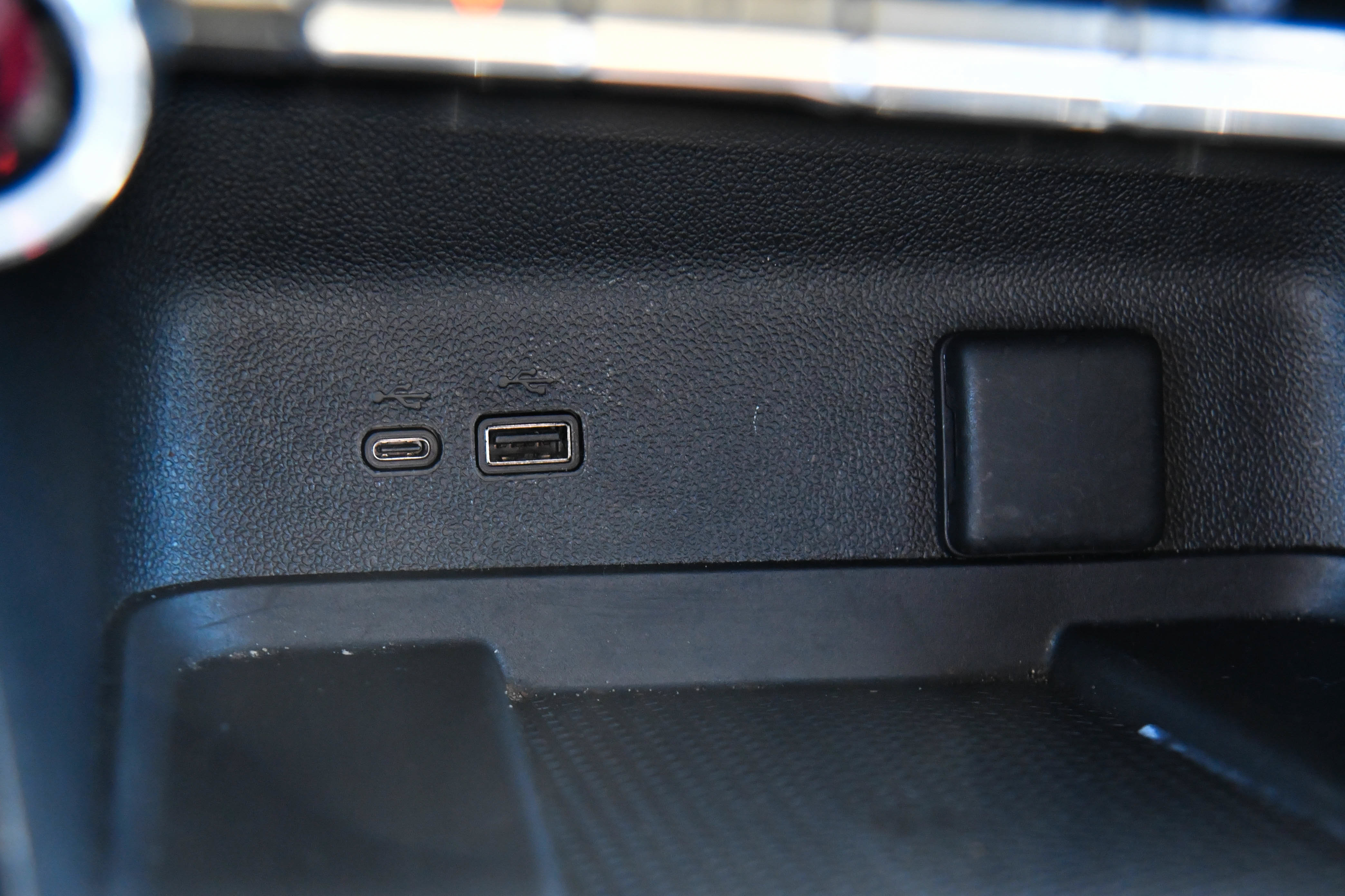 Used 2024 Chevrolet Traverse LT FWD image 33