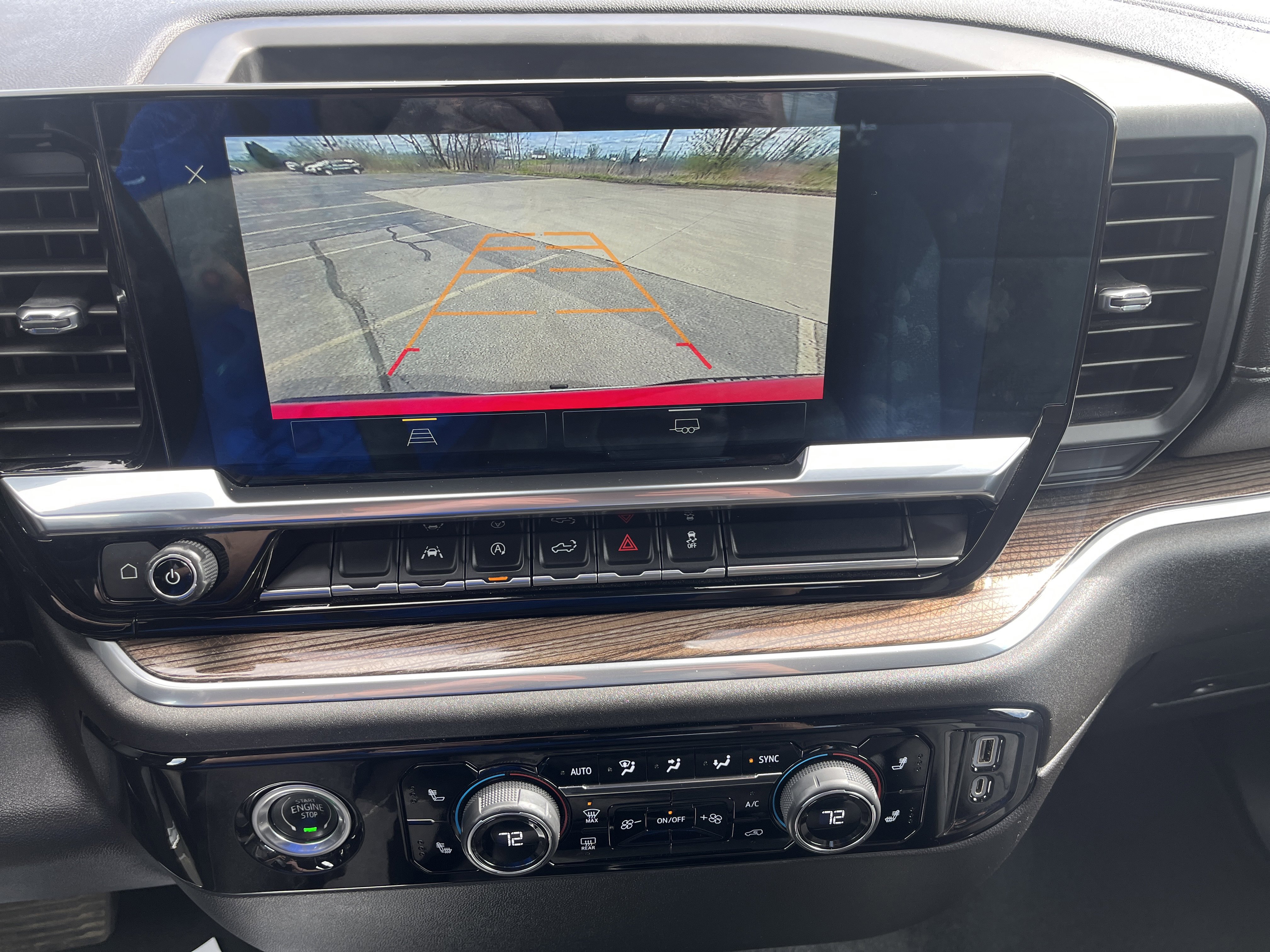 Used 2022 Chevrolet Silverado 1500 LT AWD/4WD image 25