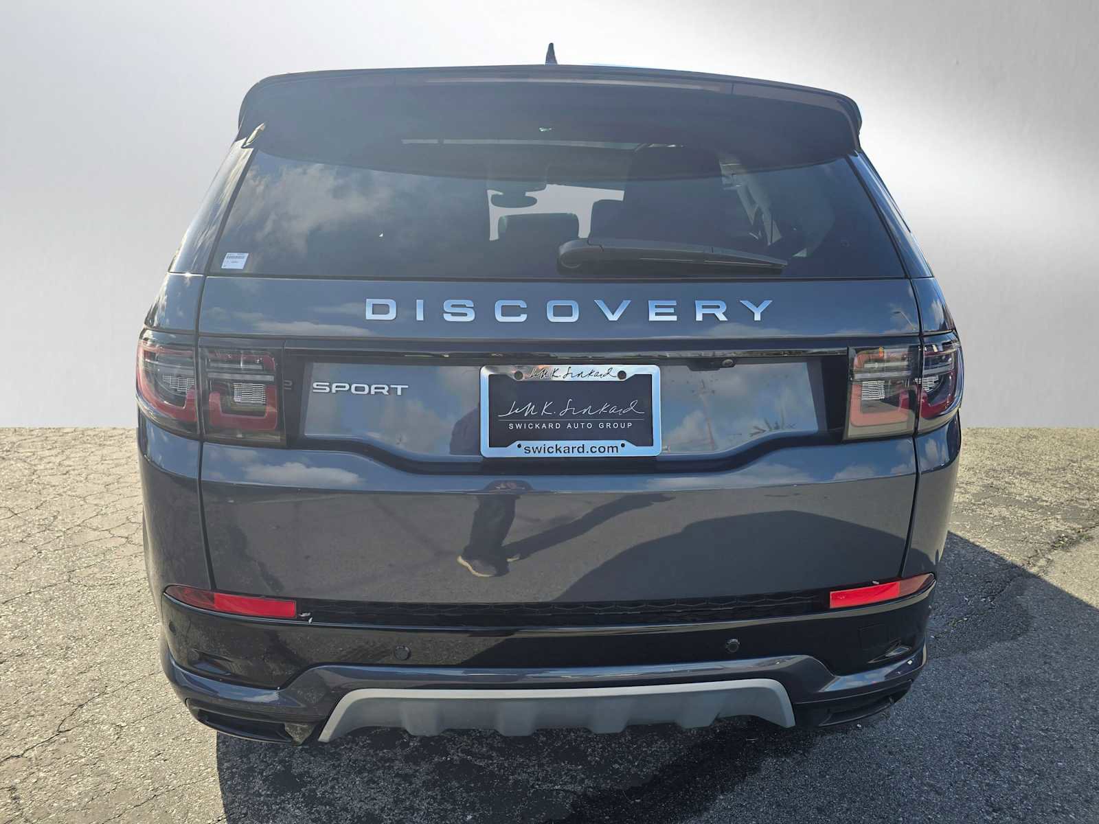 Used 2025 Land Rover Discovery Sport S image 4
