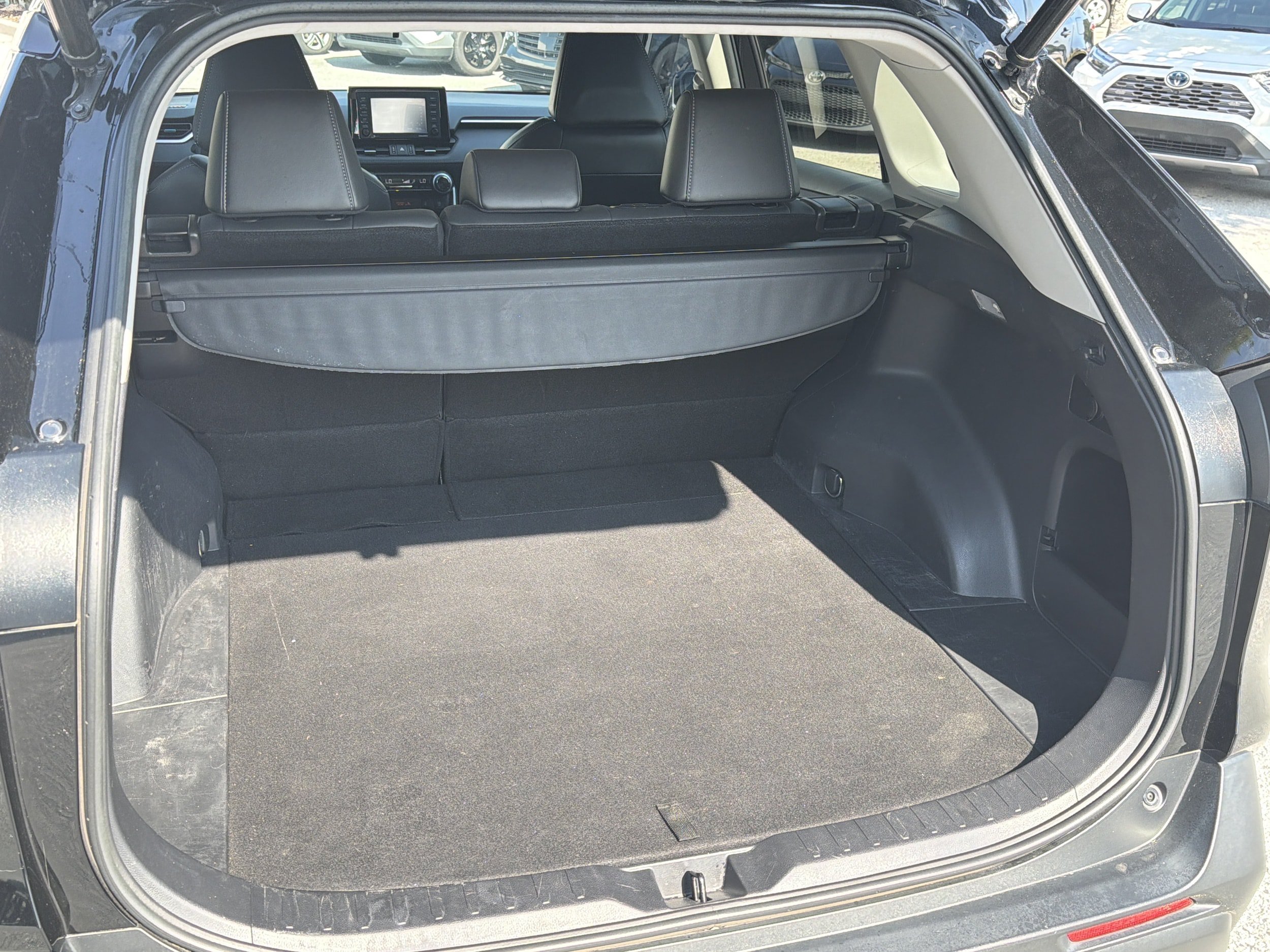 Used 2021 Toyota RAV4 XLE Premium FWD image 22