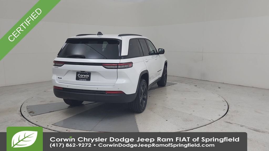 Used 2023 Jeep Grand Cherokee Altitude image 12