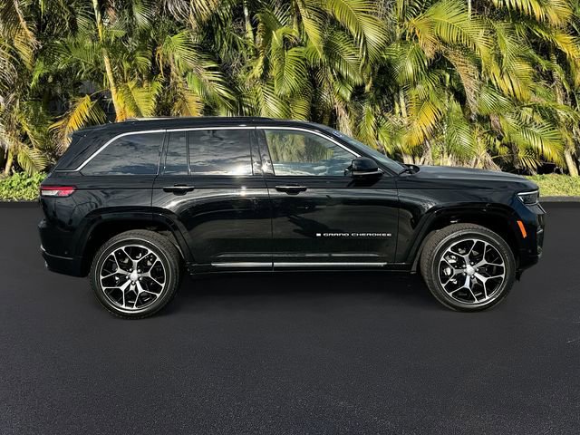 Used 2025 Jeep Grand Cherokee Summit image 4