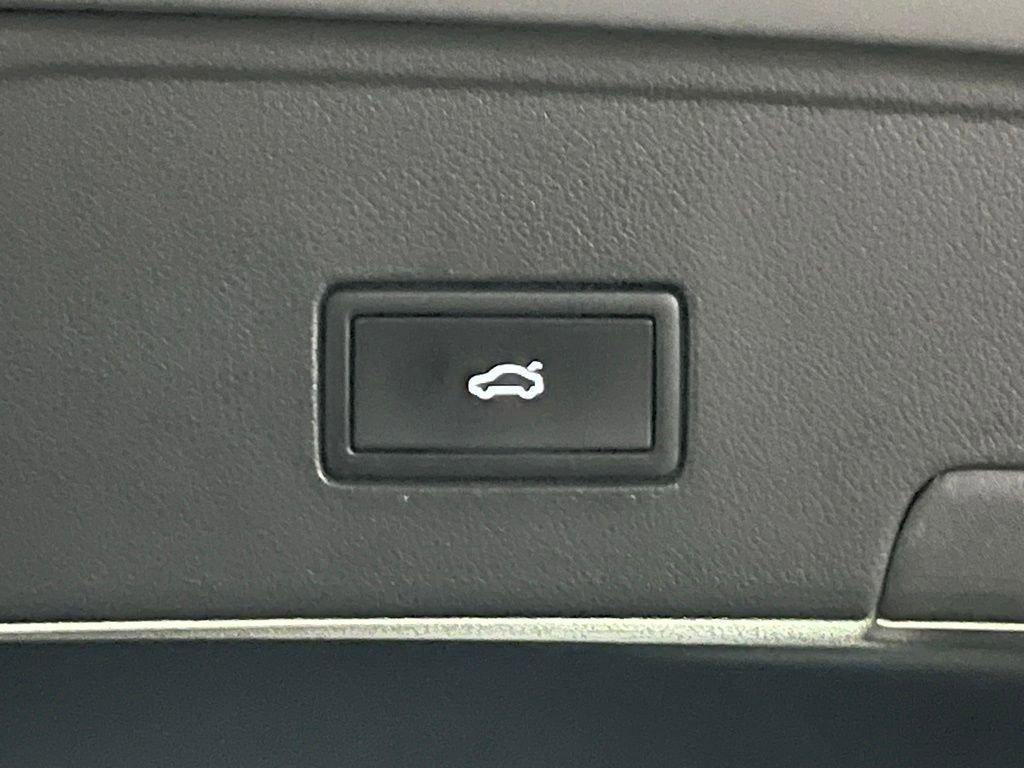 Used 2023 Volkswagen Atlas Cross Sport SE w/ Panoramic Sunroof Package image 40