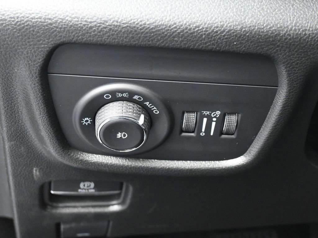 New 2026 Jeep Grand Cherokee L Limited RWD image 16