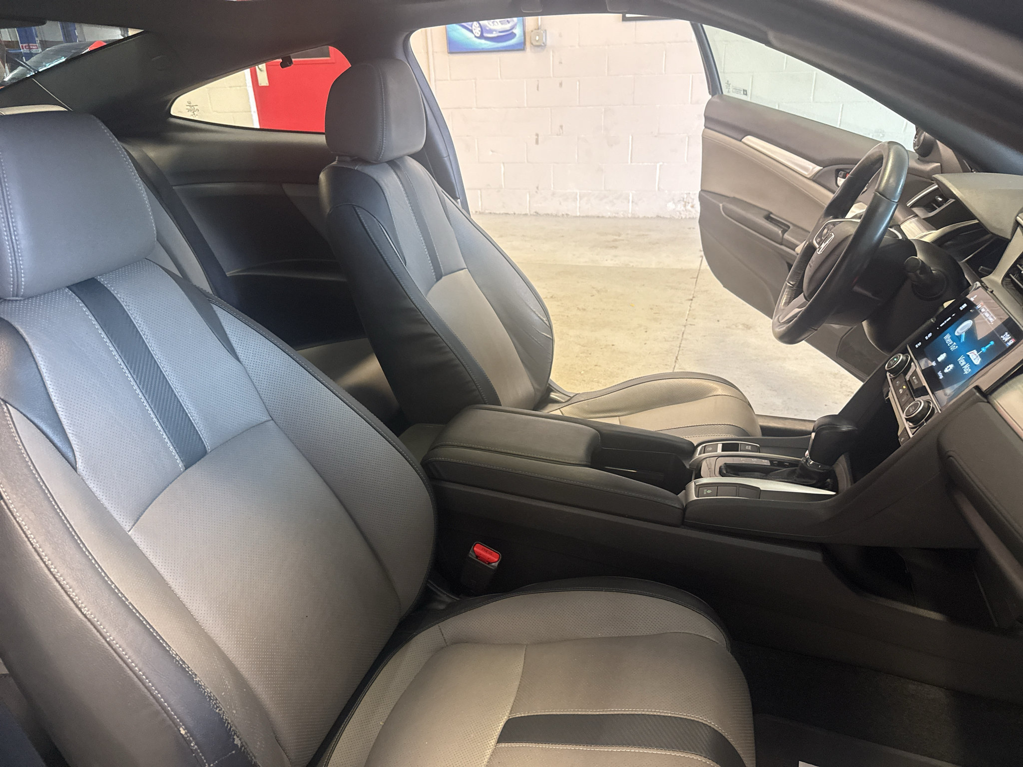 Used 2016 Honda Civic Touring image 23