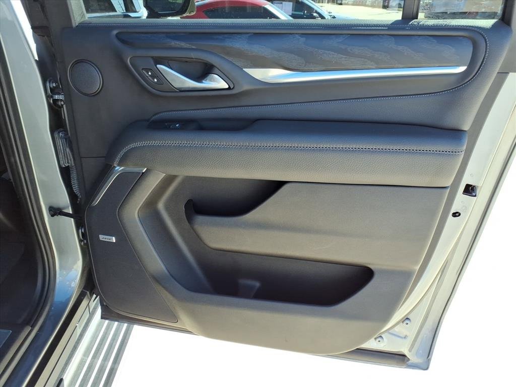Used 2023 GMC Yukon Denali Ultimate image 14