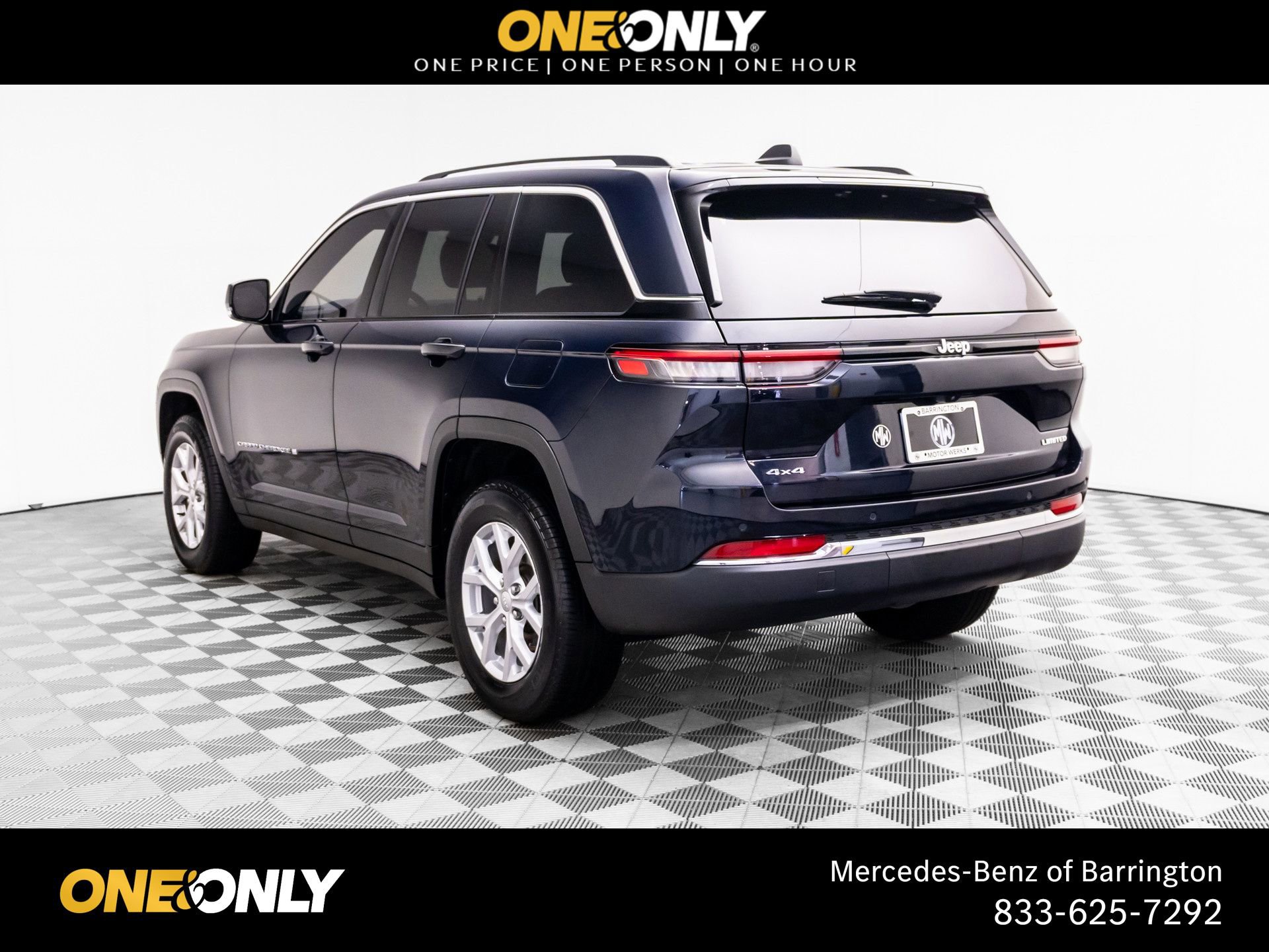 Used 2023 Jeep Grand Cherokee Limited image 3