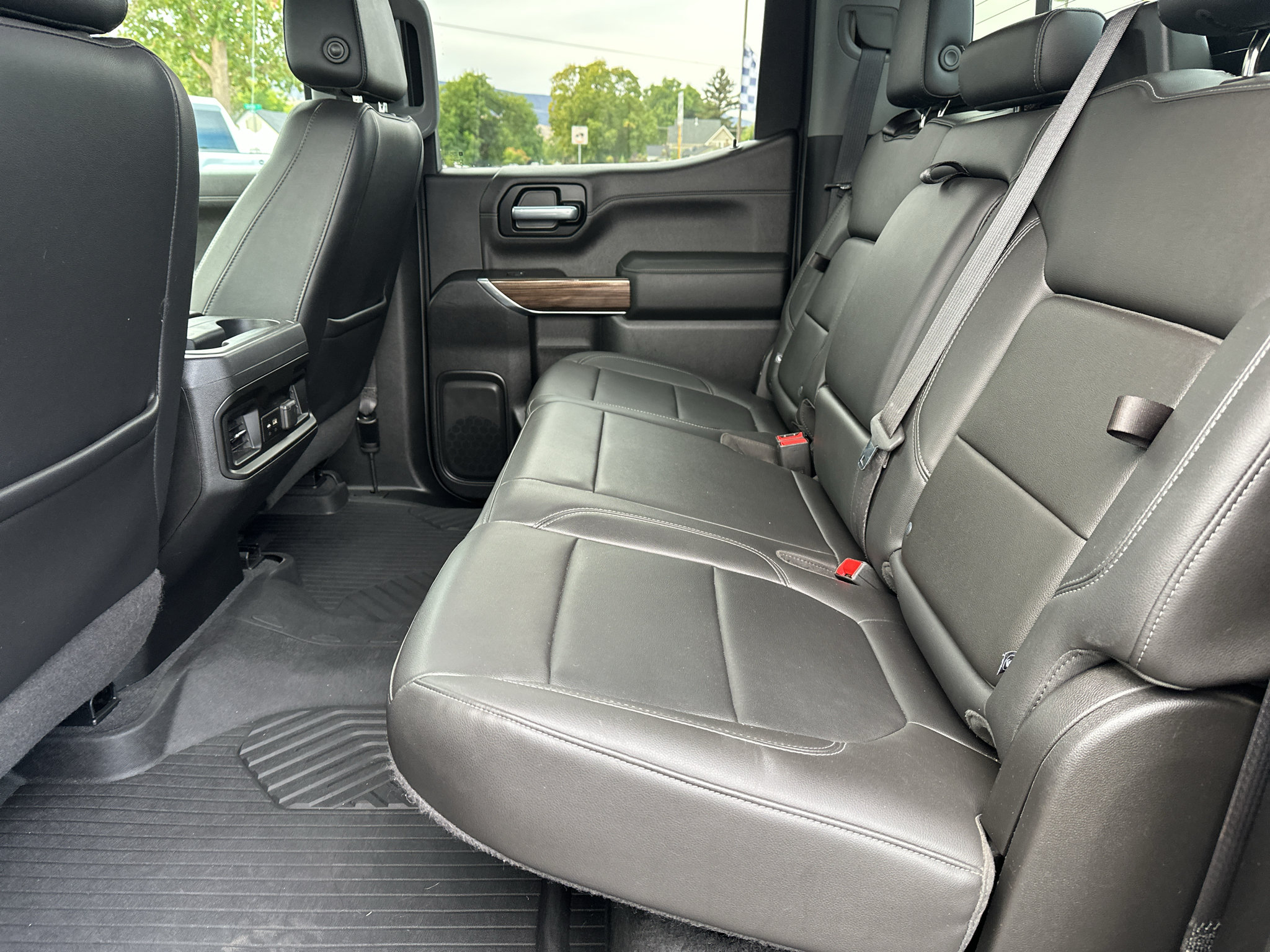Used 2020 Chevrolet Silverado 1500 LT Trail Boss w/ Midnight Edition AWD/4WD image 16