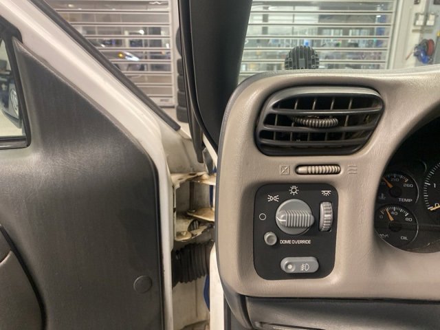 Used 2001 GMC Sonoma SLS image 13