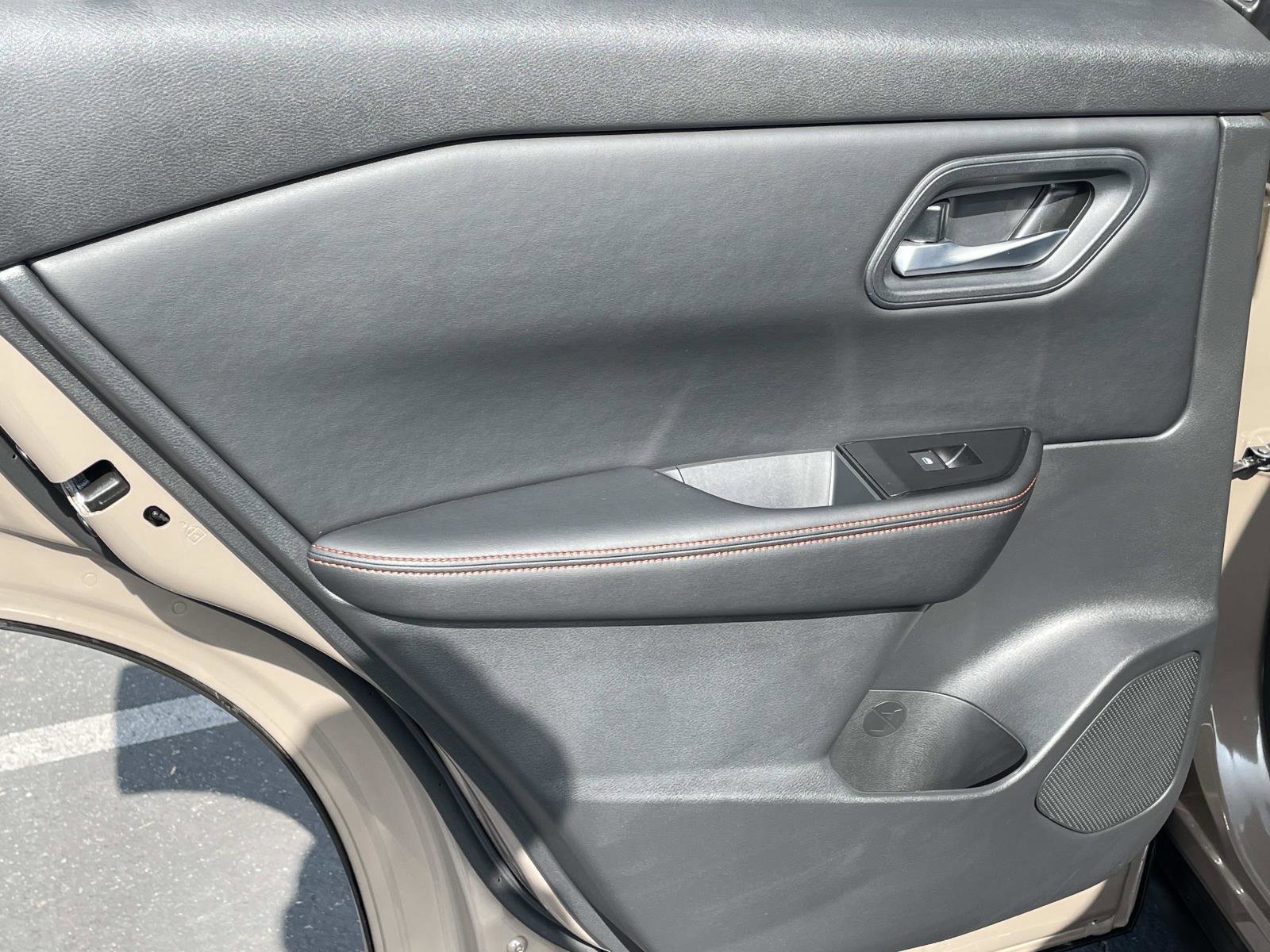 Used 2025 Nissan Rogue SV image 22