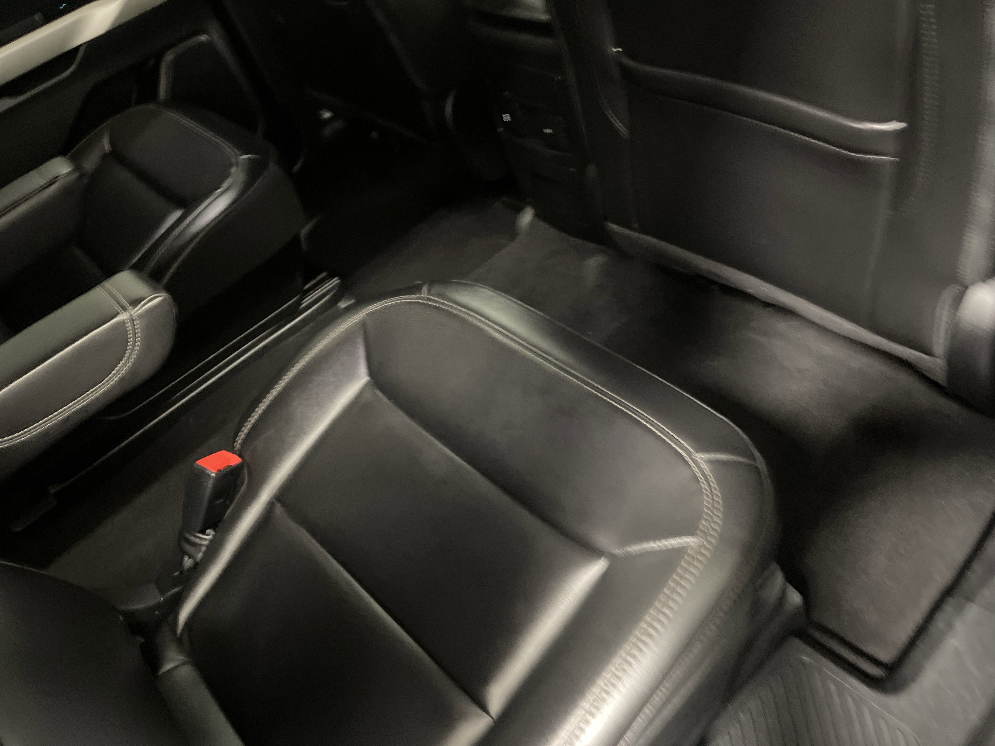 Used 2022 Ford Explorer XLT w/ Equipment Group 202A AWD/4WD image 22