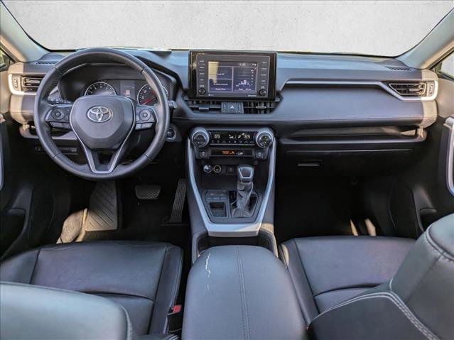 Used 2021 Toyota RAV4 XLE Premium image 17