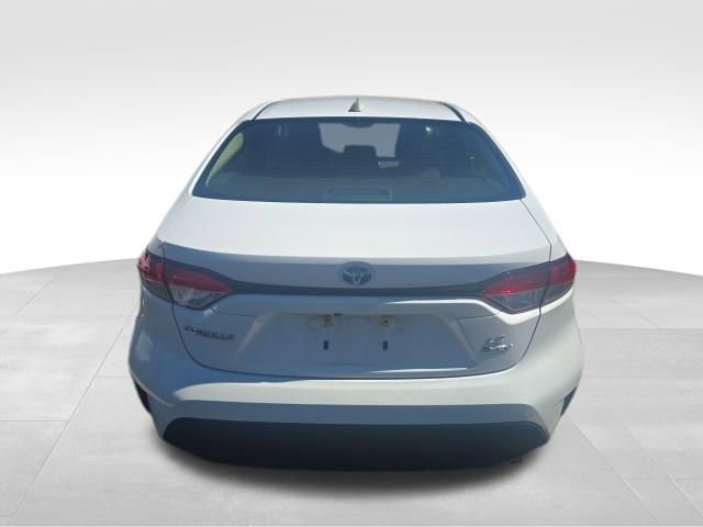 Used 2025 Toyota Corolla LE image 4