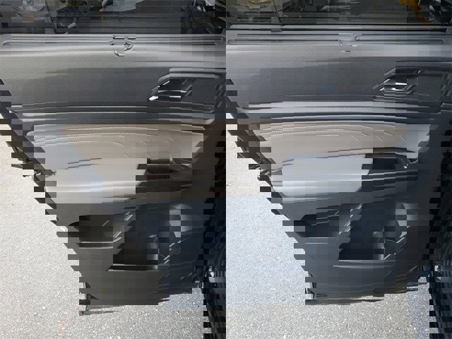 Used 2021 Volkswagen Atlas SEL R-Line image 9