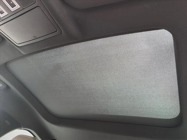 Used 2017 Jaguar XF S image 15