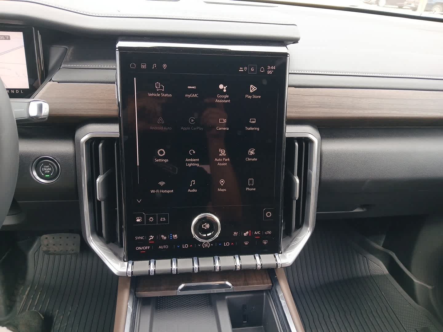 New 2026 GMC Acadia Denali Ultimate w/ LPO, Floor Liner Package AWD/4WD image 32