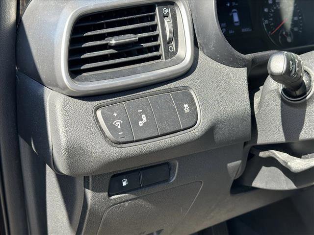 Used 2020 Kia Sorento LX image 18