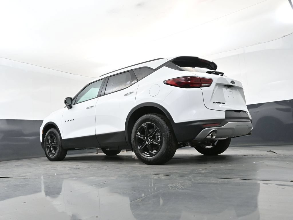 New 2026 Chevrolet Blazer LT w/ Midnight/Sport Edition AWD/4WD image 14
