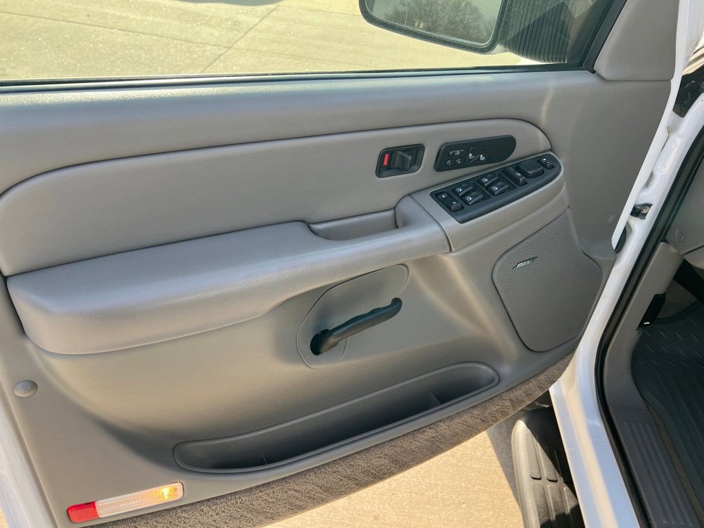 Used 2005 Chevrolet Silverado 2500 LT w/ Heavy-Duty Power Package image 20