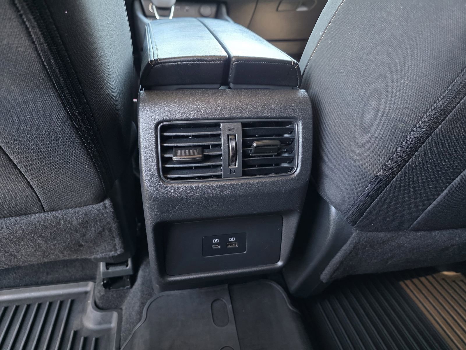 Used 2023 Nissan Rogue SV image 16