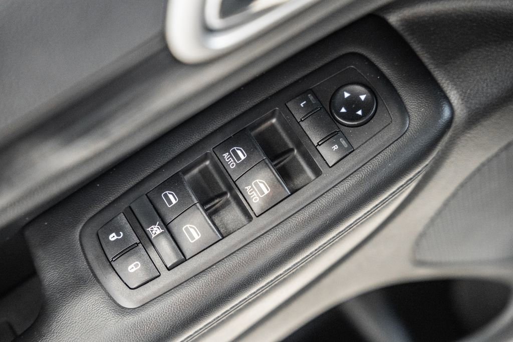 Certified 2019 Jeep Grand Cherokee Laredo w/ Security & Convenience Group image 37