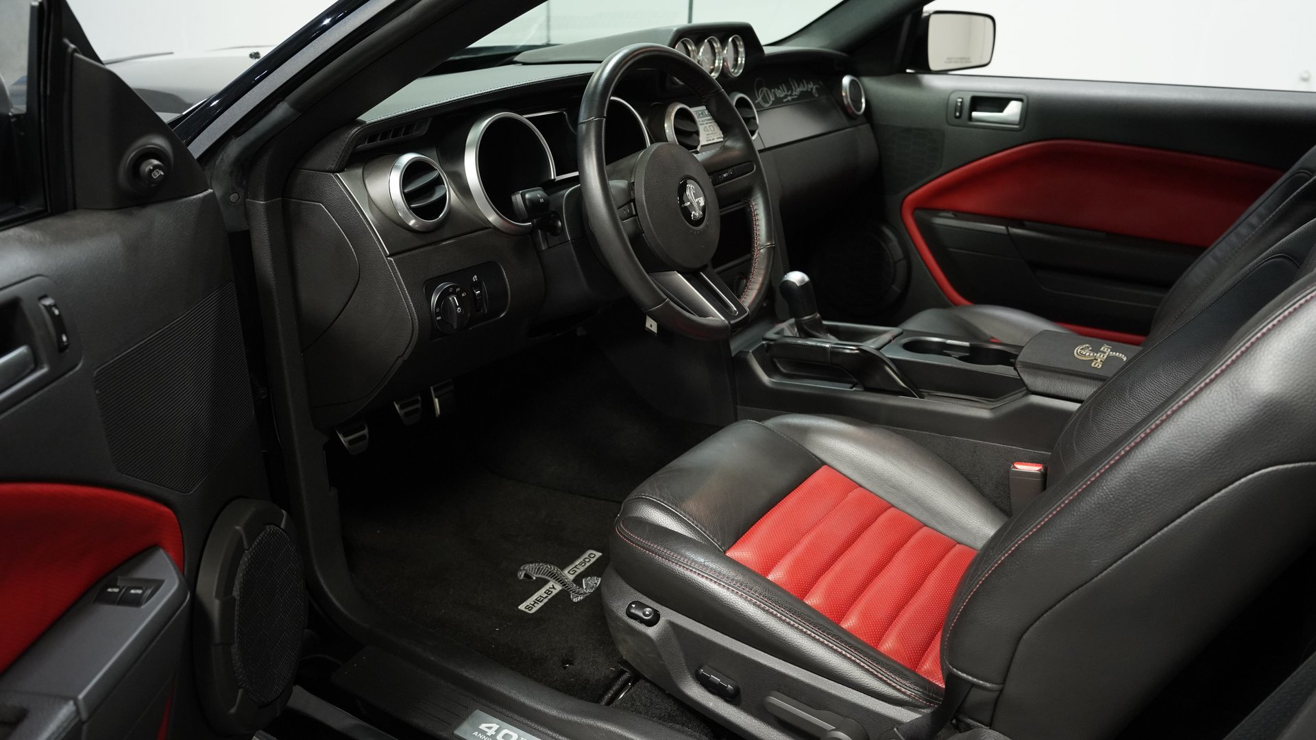 Used 2007 Ford Mustang Shelby GT500 RWD image 4