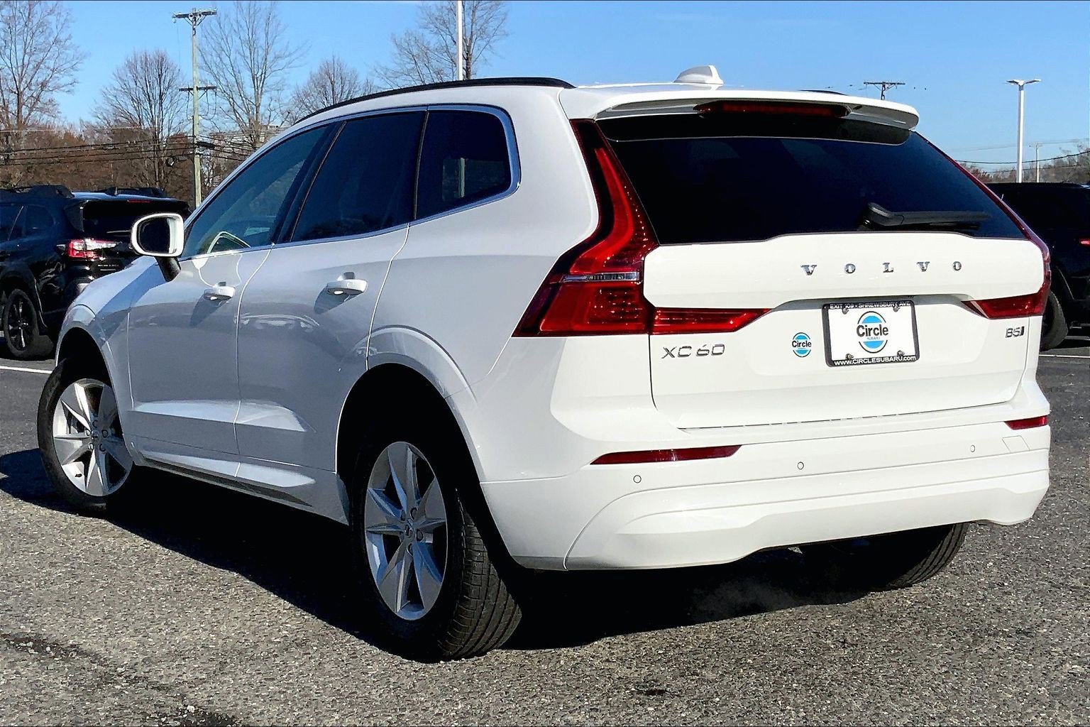 Used 2022 Volvo XC60 B5 Momentum w/ Climate Package image 11