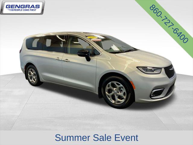 Certified 2024 Chrysler Pacifica Limited FWD image 8