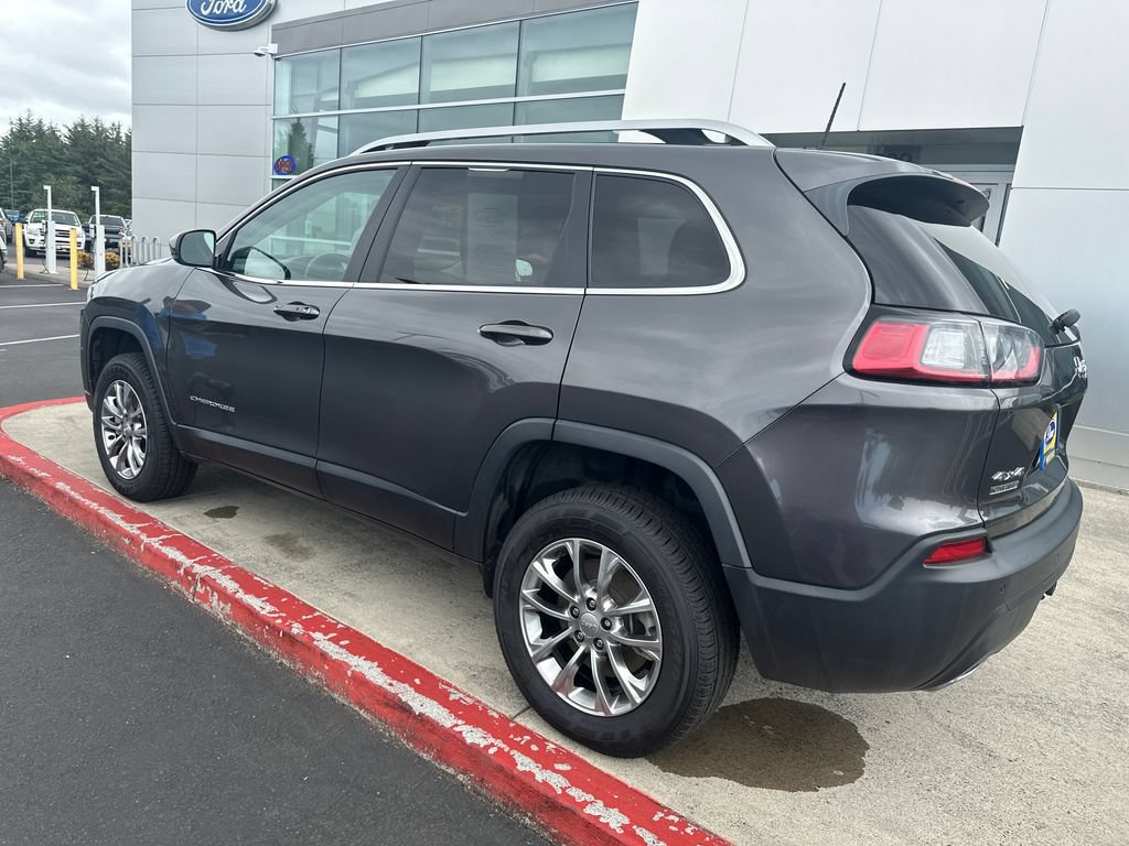 Used 2021 Jeep Cherokee Latitude Lux w/ Sun & Sound Group AWD/4WD image 2