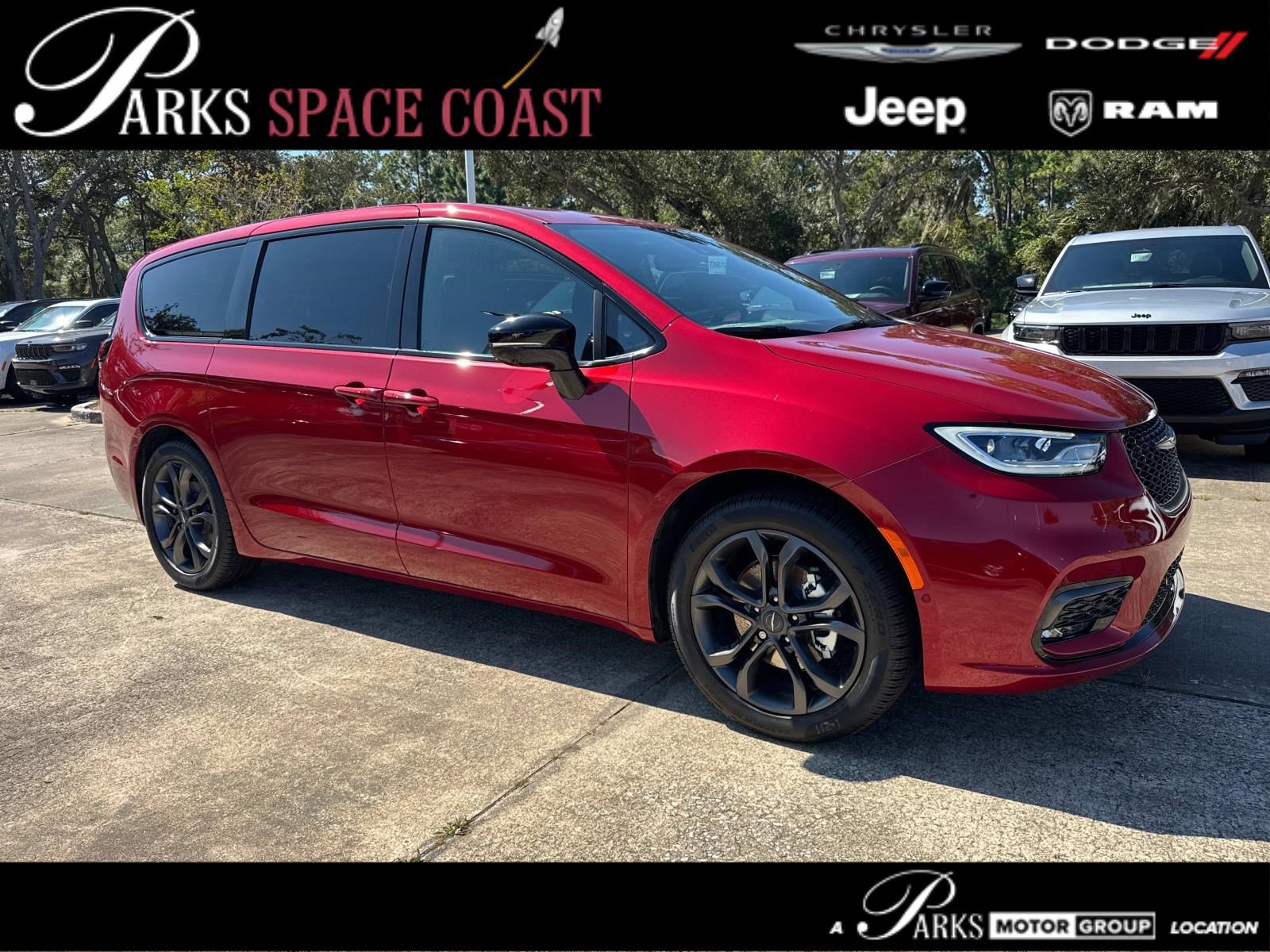 New 2026 Chrysler Pacifica Select image 1